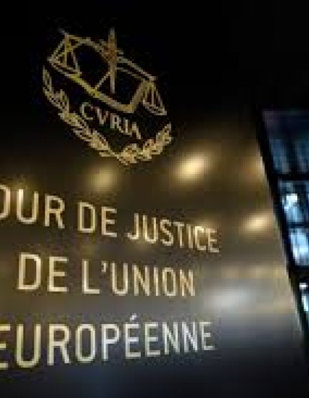 EPOCALE DECISIONE DELLA CORTE DI GIUSTIZIA EUROPEA: PER UN CONSUMATORE LA NULLITA&rsquo; DELLE CLAUSOLE VESSATORIE PREVALE SUL DECRETO INGIUNTIVO NON OPPOSTO.